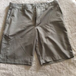 CALLAWAY LIGHT GRAY MENS GOLF SHORTS SZ 34 "USED"